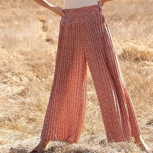 Promesa Pleated Palazzo Pants
